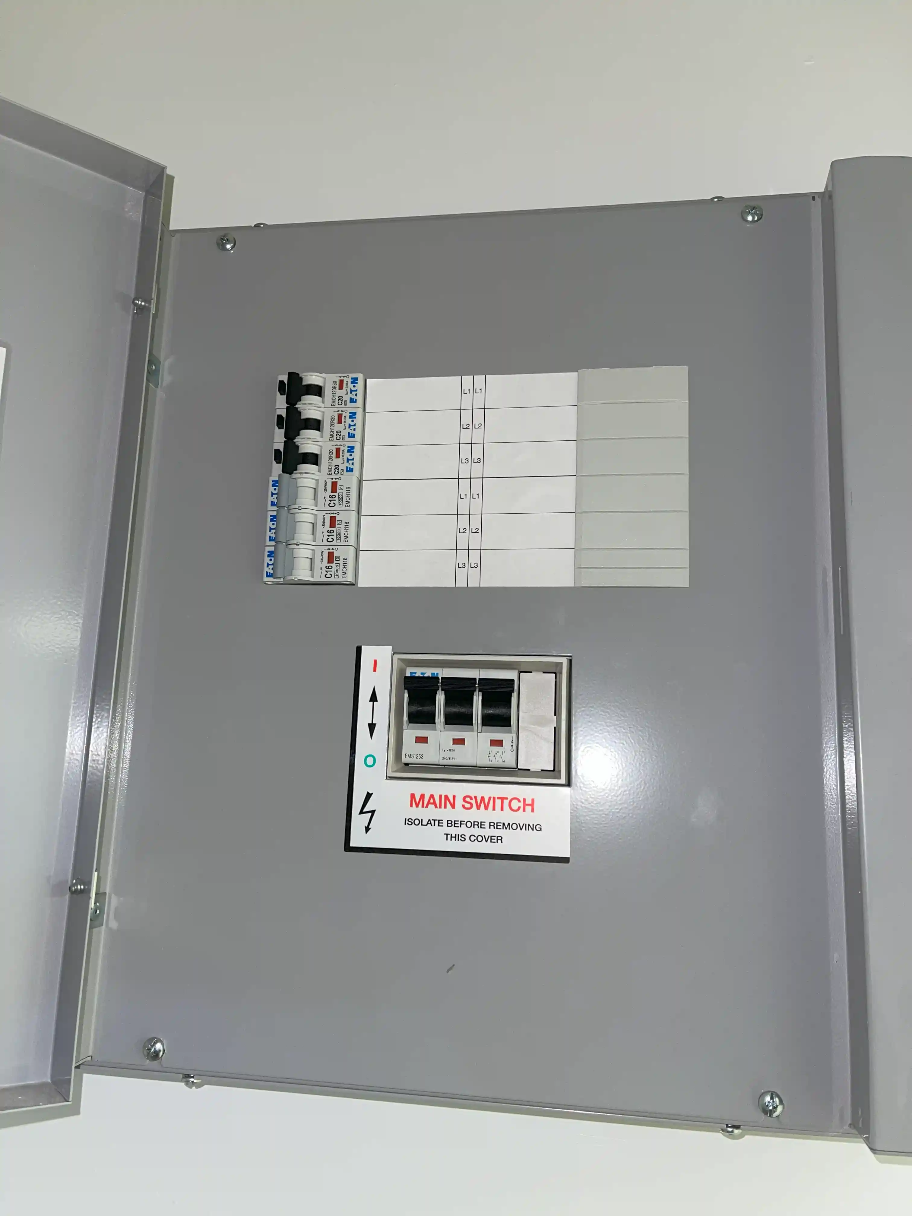 24 Hours Emergency Electrician near Tadworth